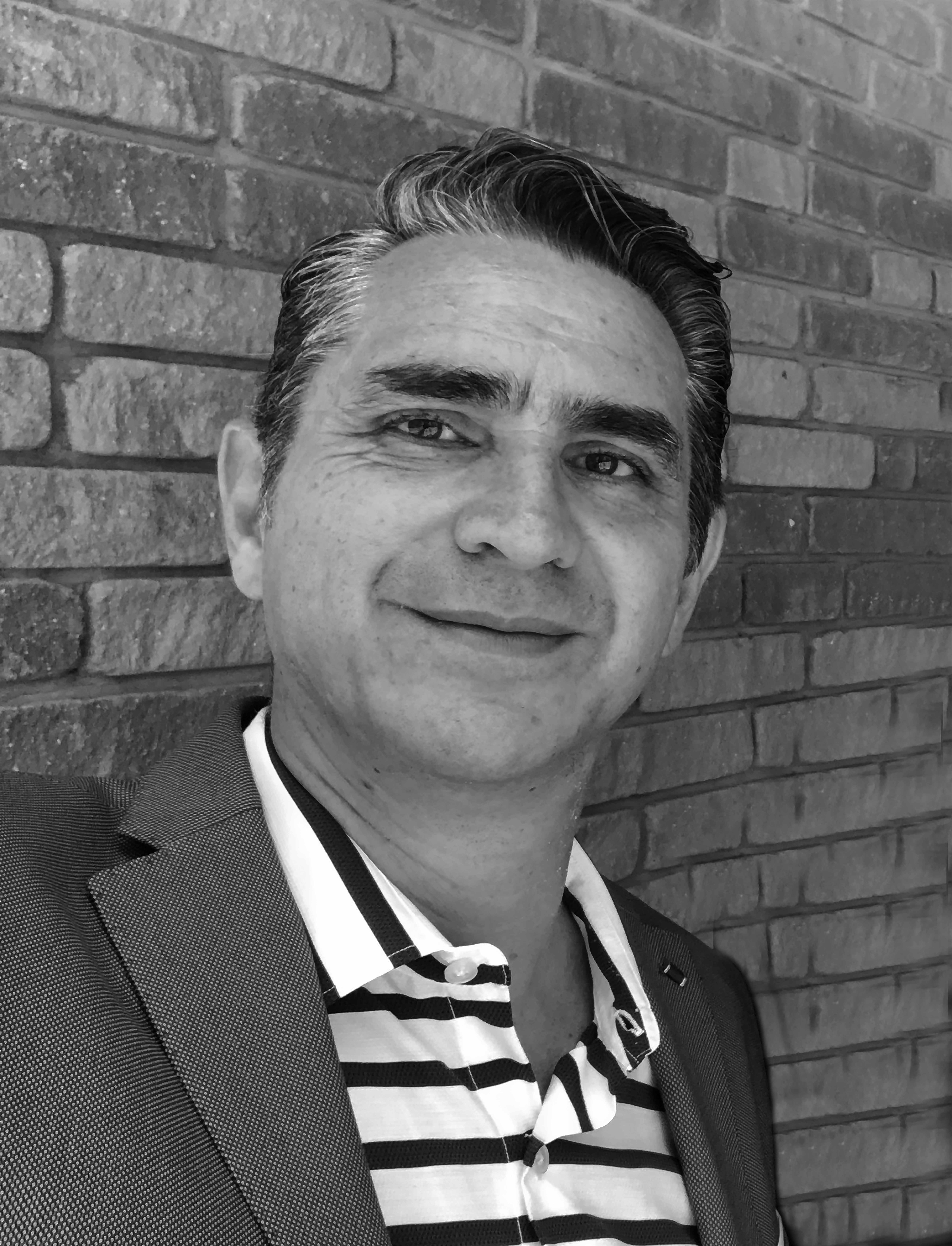 Dr. IVAN SAN MARTIN SAN MARTIN